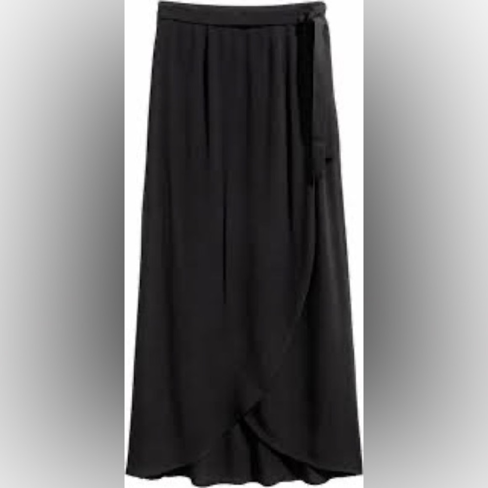 Brand New With Tags Never Worn! H&M Long Wrap Front Skirt in Black Size 4